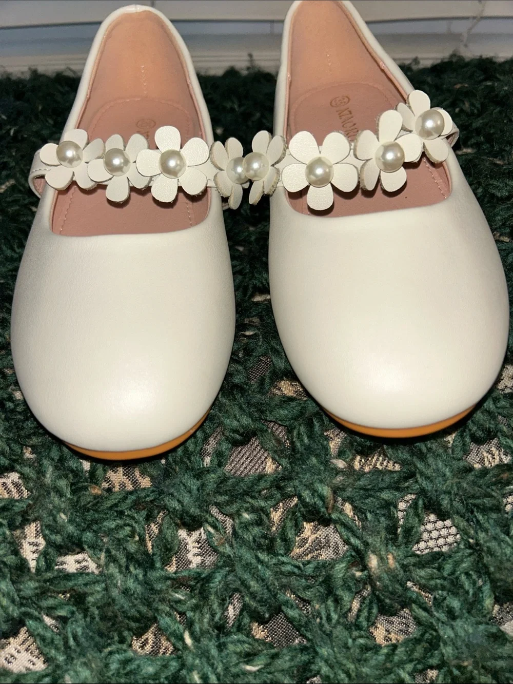 Girls' White Floral Pearl Mary Jane Dress Shoes